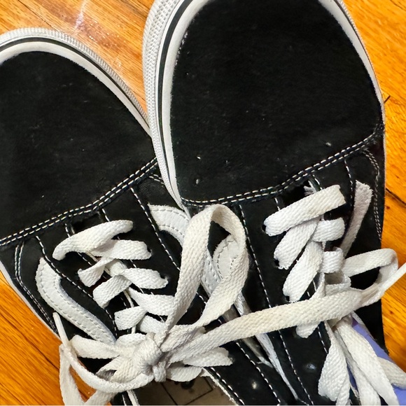 Vans - Picture 4 of 4